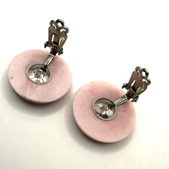 Pink circle clip on earrings - Picture 3 of 7